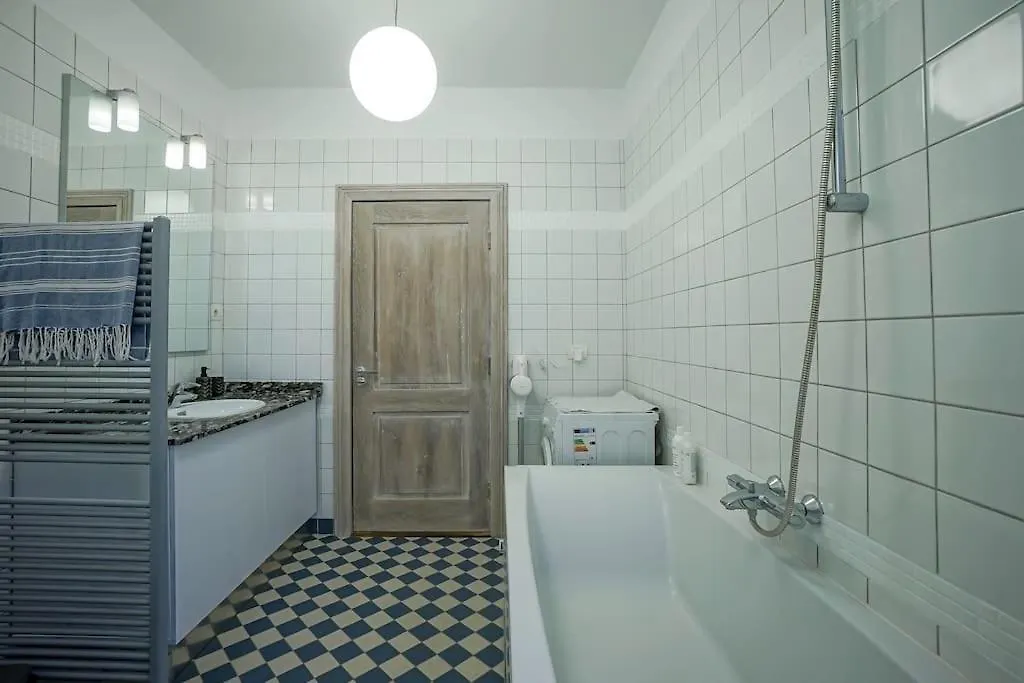 Central Apartment - Nido'S Area Bukarest